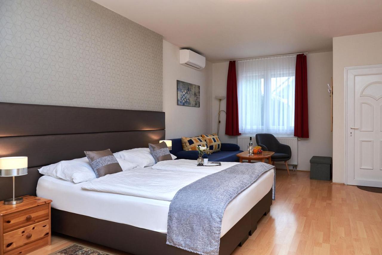 Apartman Brigitte Buekfuerdo Luaran gambar