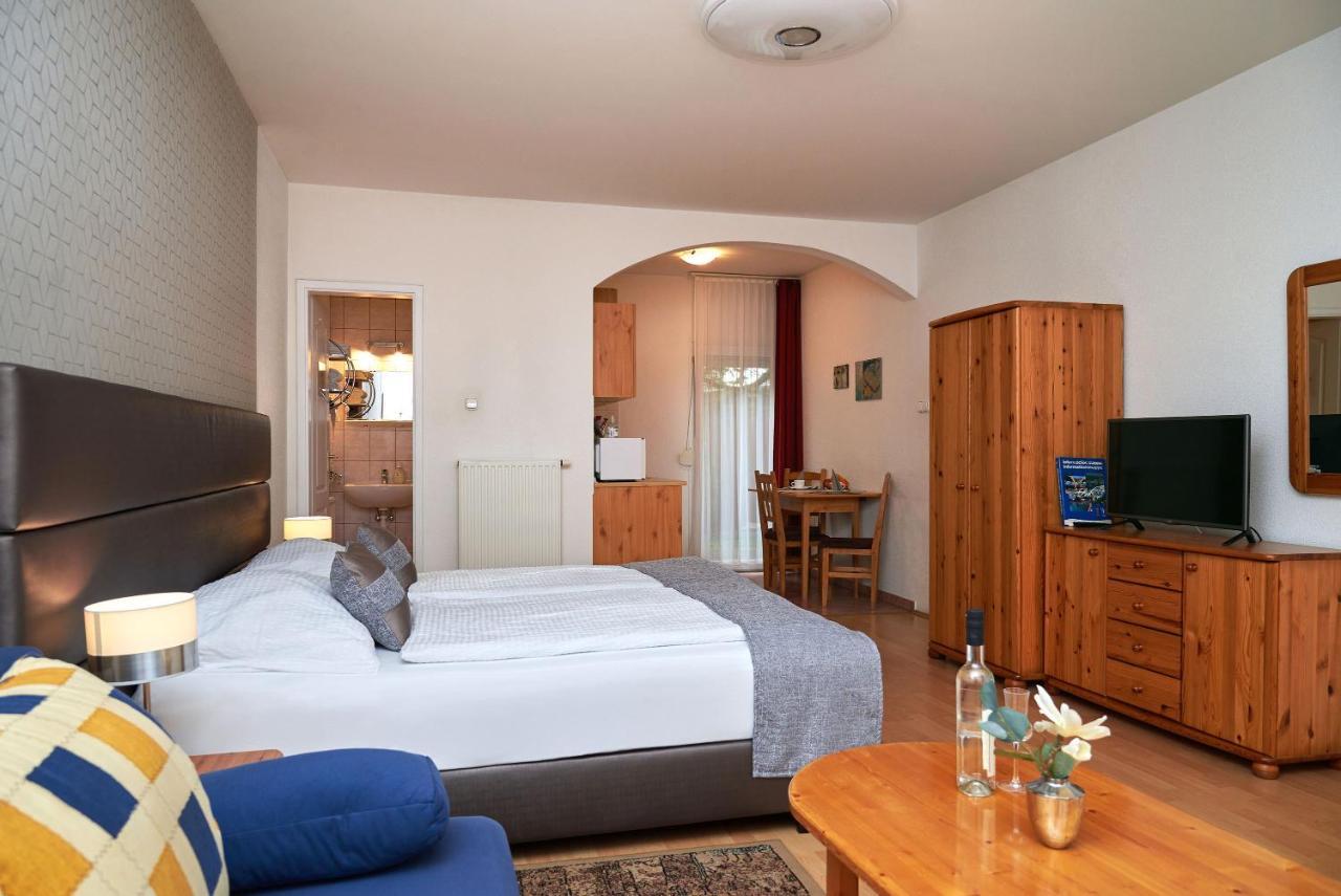 Apartman Brigitte Buekfuerdo Luaran gambar