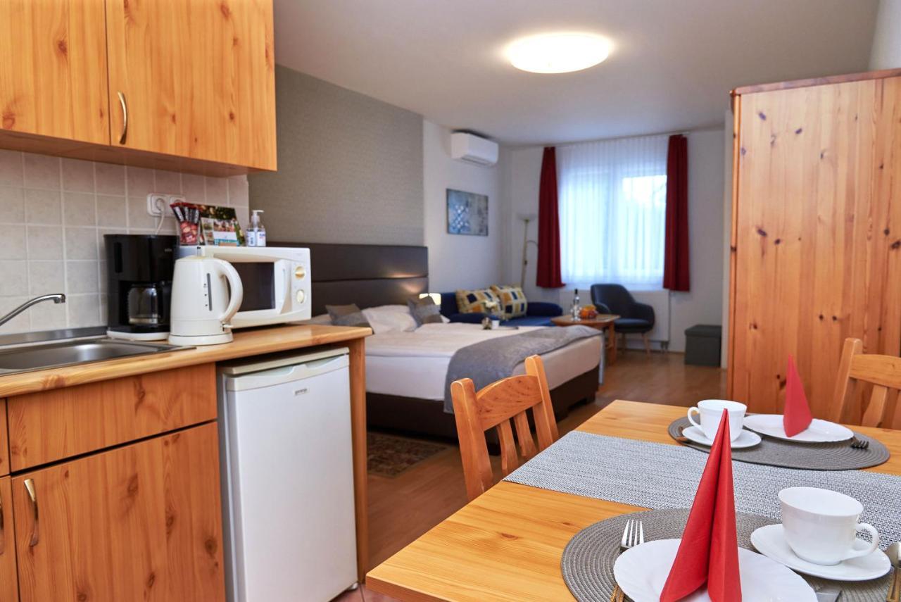 Apartman Brigitte Buekfuerdo Luaran gambar