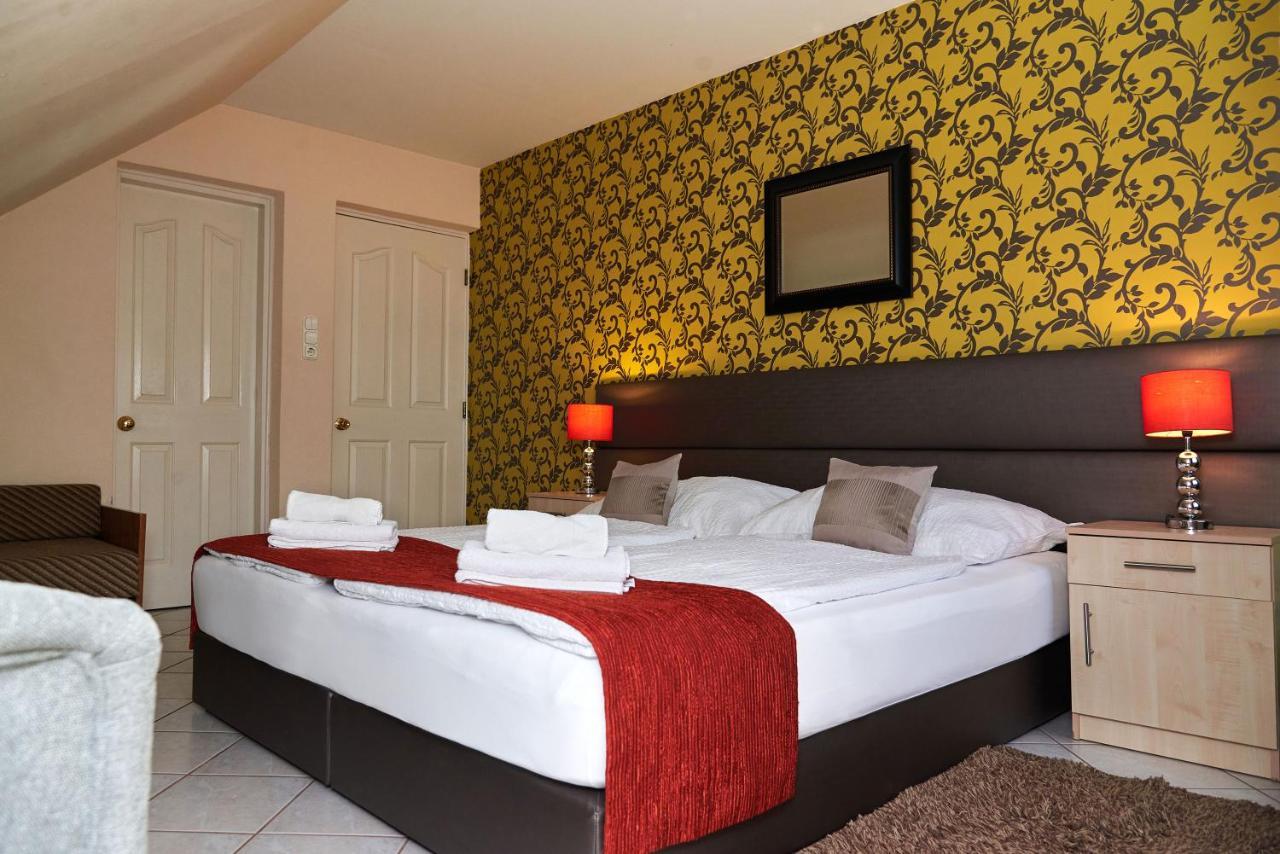 Apartman Brigitte Buekfuerdo Luaran gambar