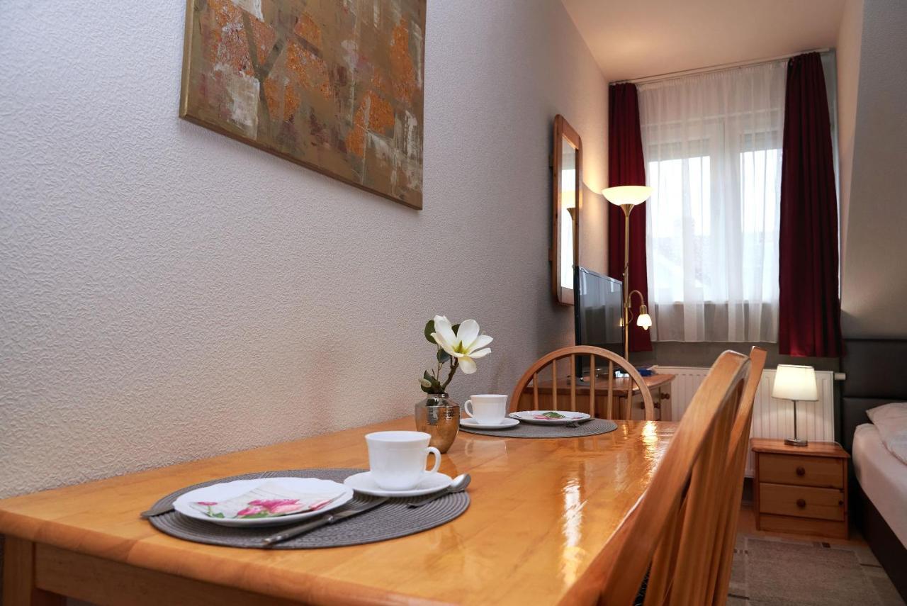 Apartman Brigitte Buekfuerdo Luaran gambar