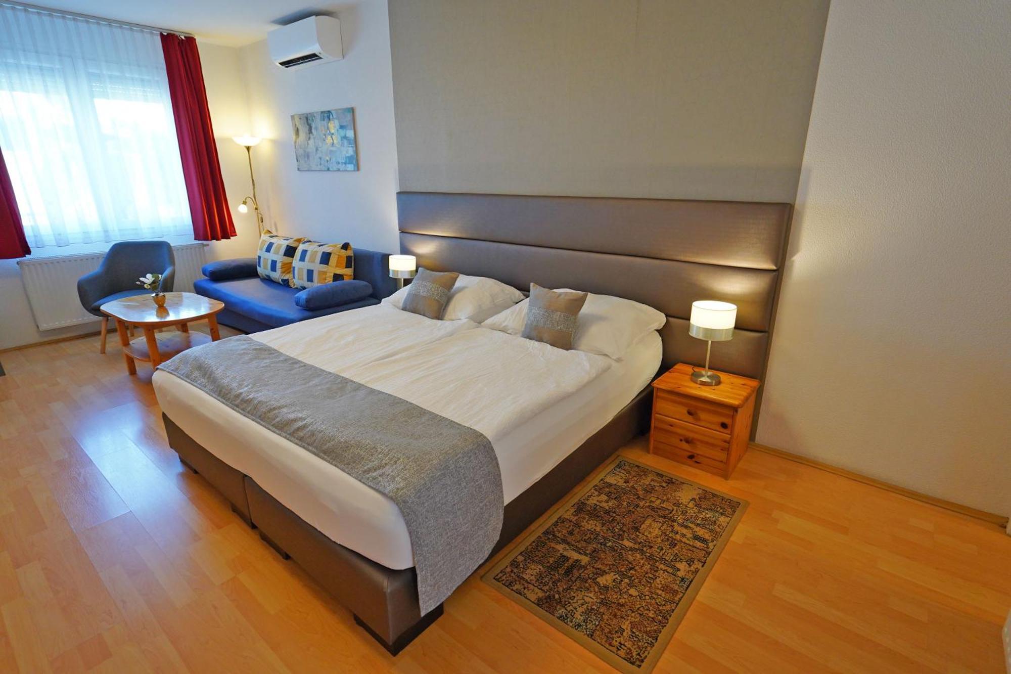 Apartman Brigitte Buekfuerdo Luaran gambar