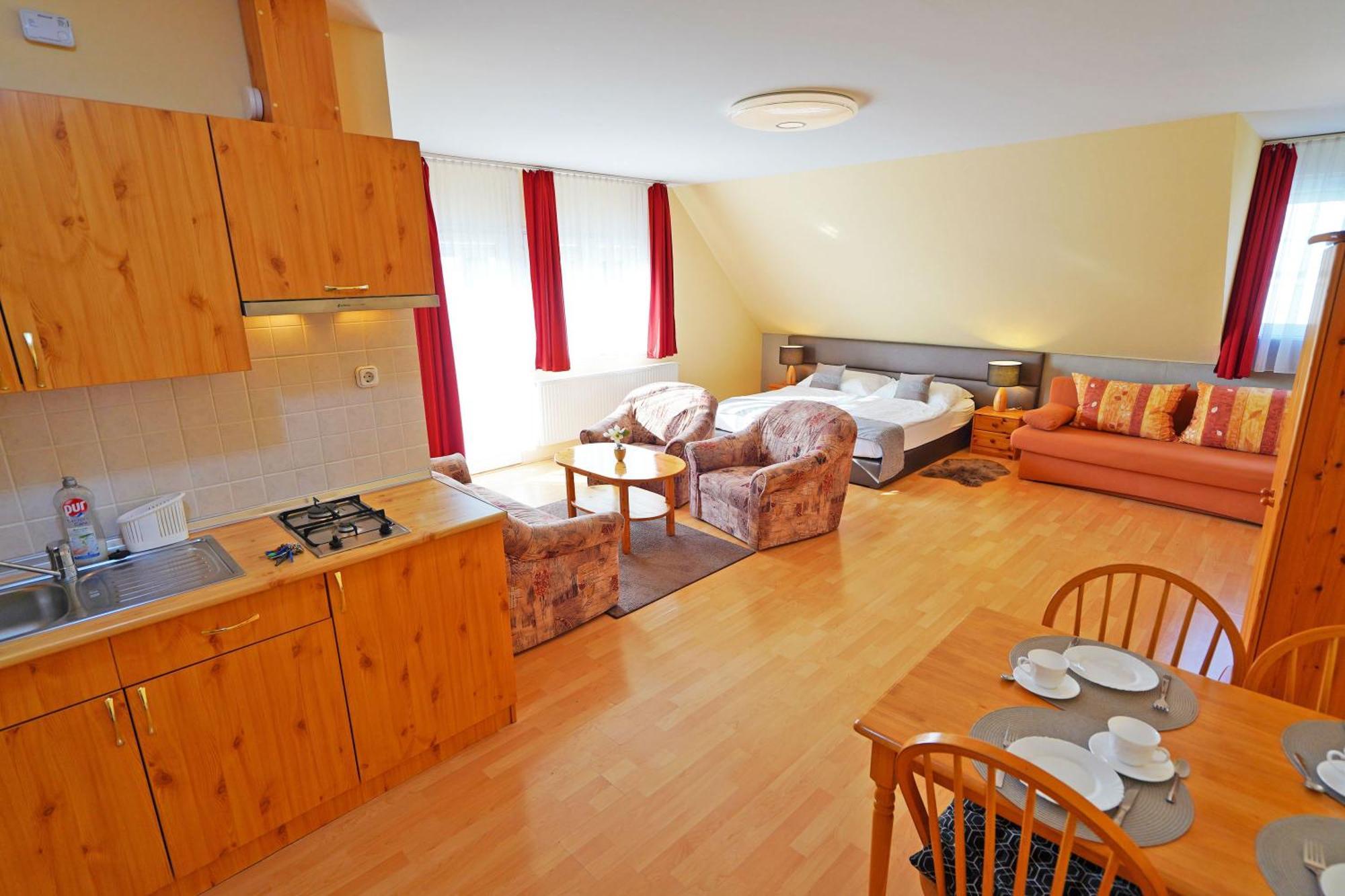 Apartman Brigitte Buekfuerdo Luaran gambar