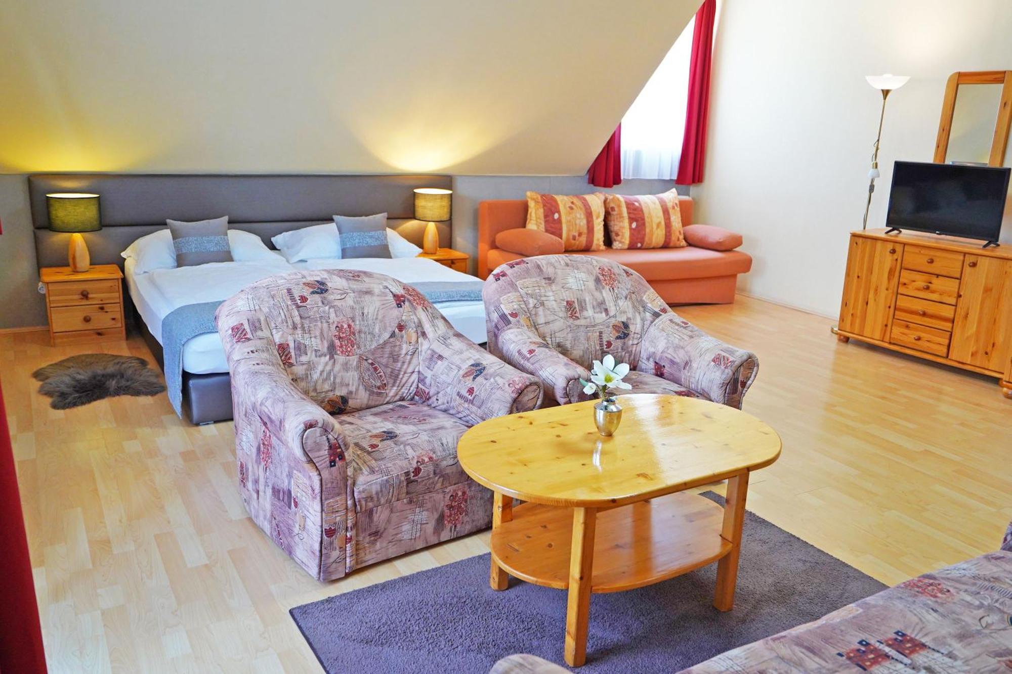 Apartman Brigitte Buekfuerdo Luaran gambar