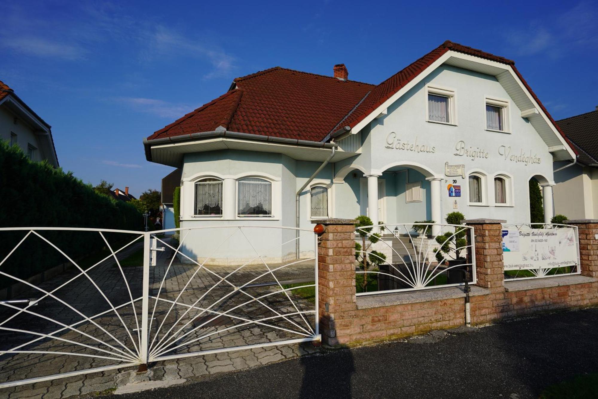 Apartman Brigitte Buekfuerdo Luaran gambar